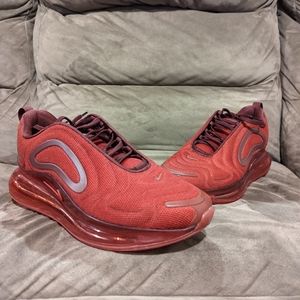 Nike Air Max 720 Size 9.5